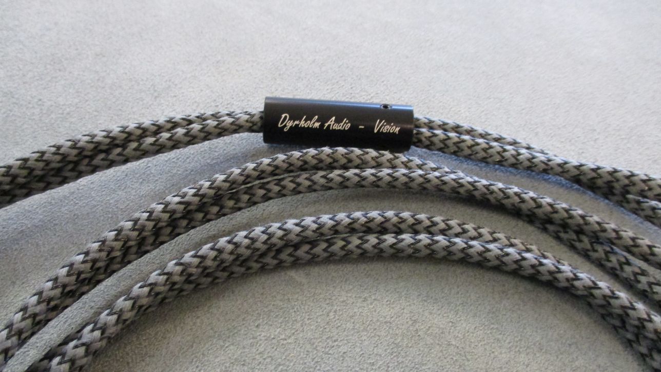 Vision Series USB cable - Image 3